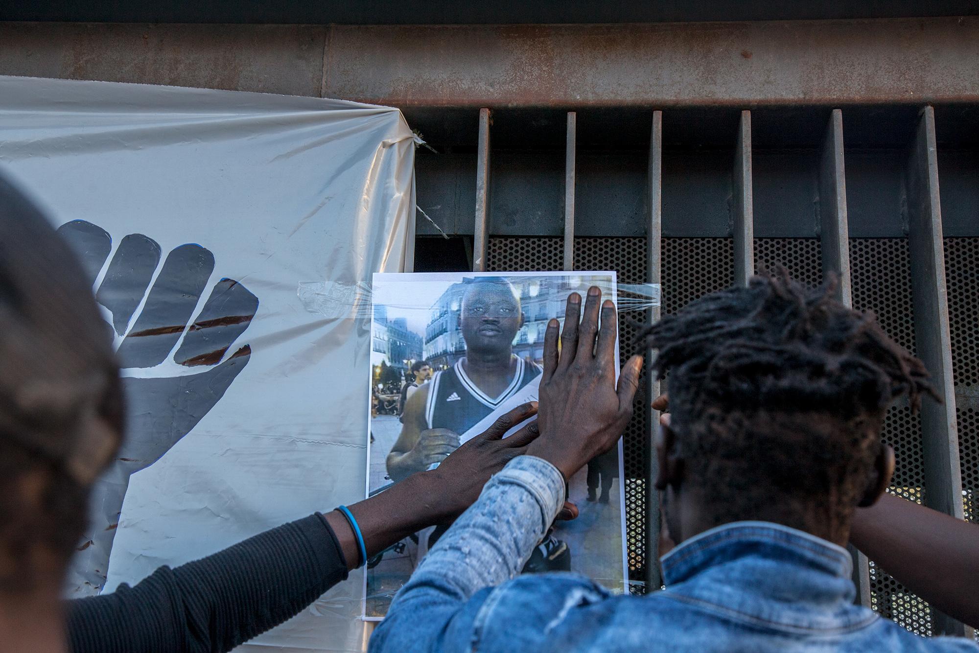 Manifestacion aniversario Mame Mbaye 02